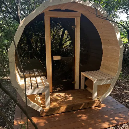 La Canopee Private אכסניה