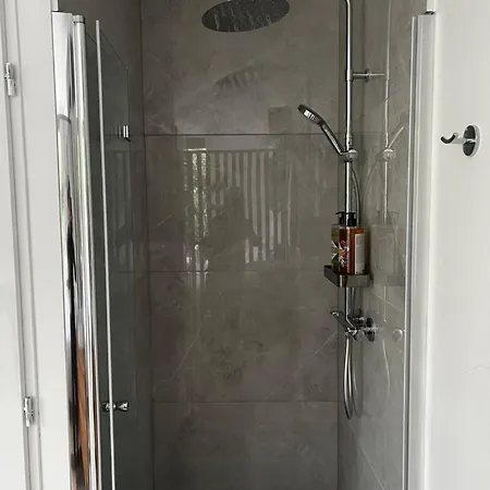 La Canopee Private אכסניה