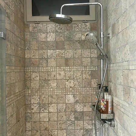 La Canopee Private אכסניה