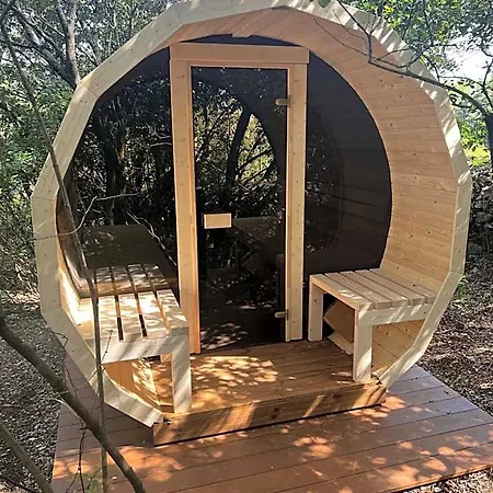 La Canopee Private אכסניה *