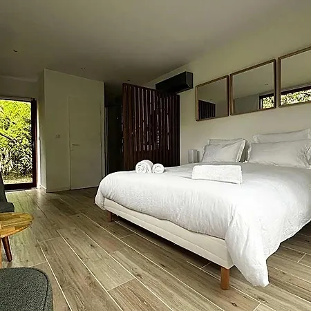 La Canopee Private אכסניה